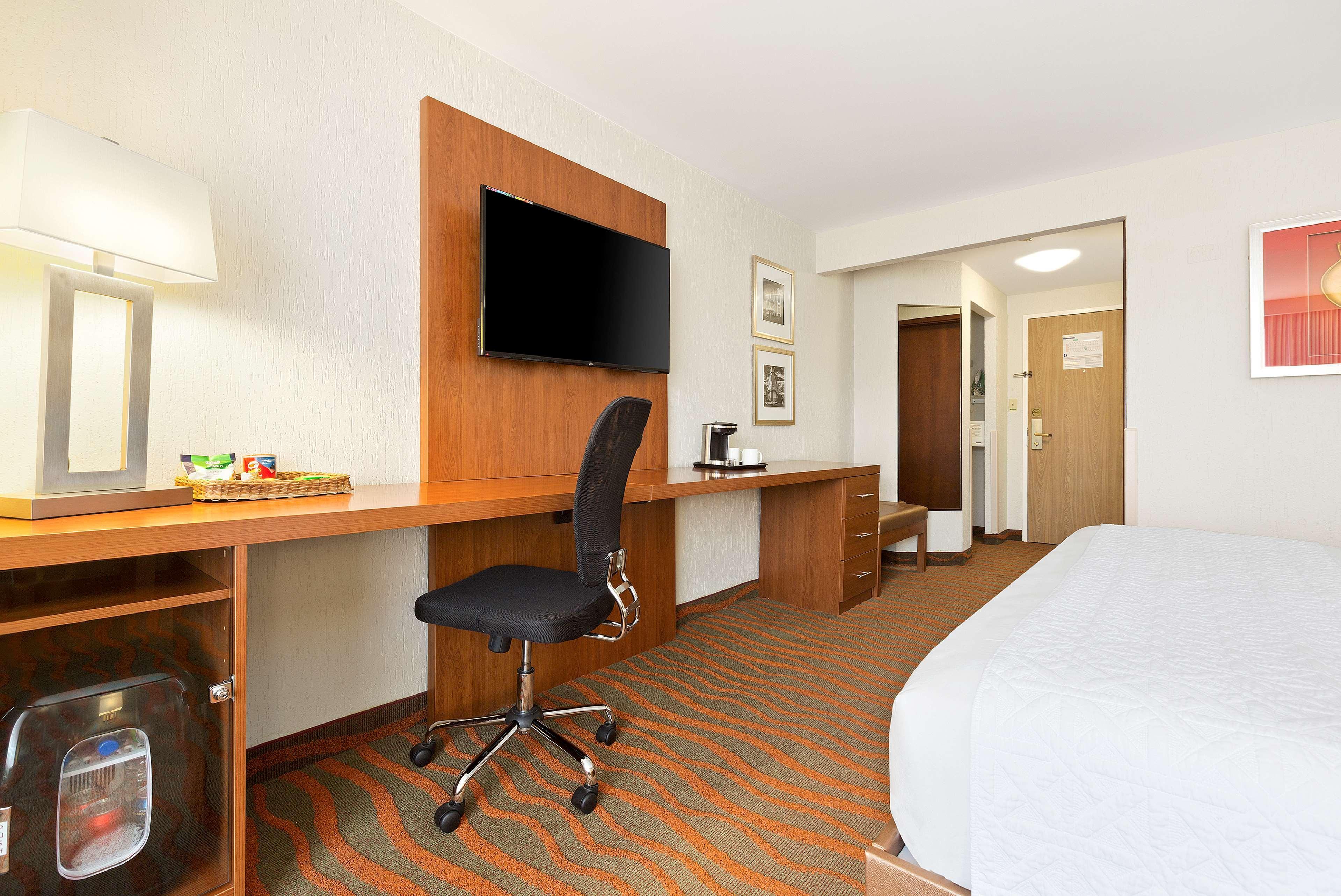 Best Western Plus Como Park Hotel Сент-Пол Экстерьер фото